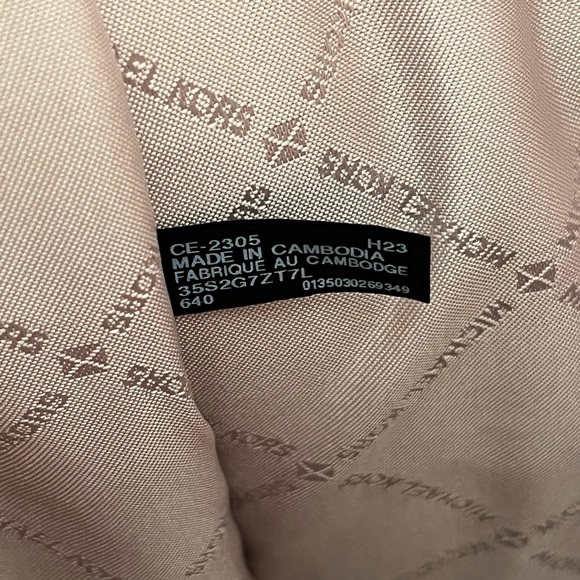 🌼Michael Kors Purse - Picture 12 of 14